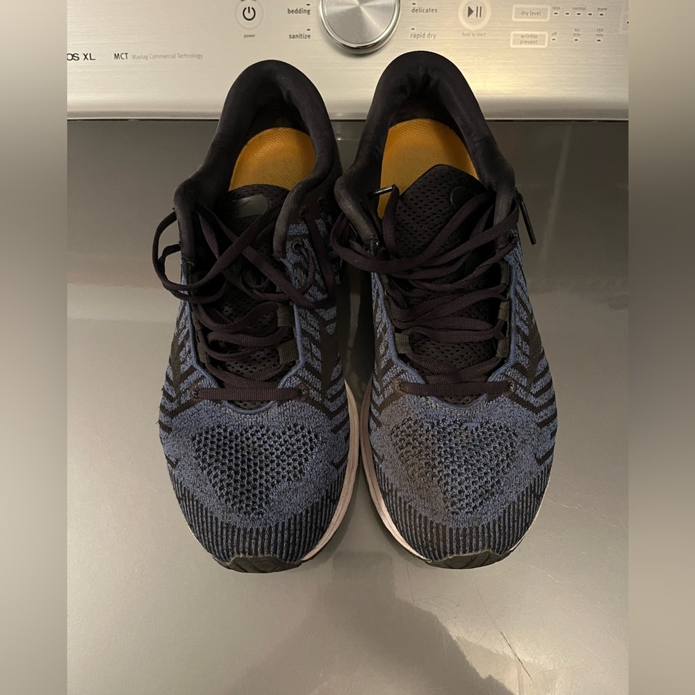 Mizuno Shoes sz 10.5